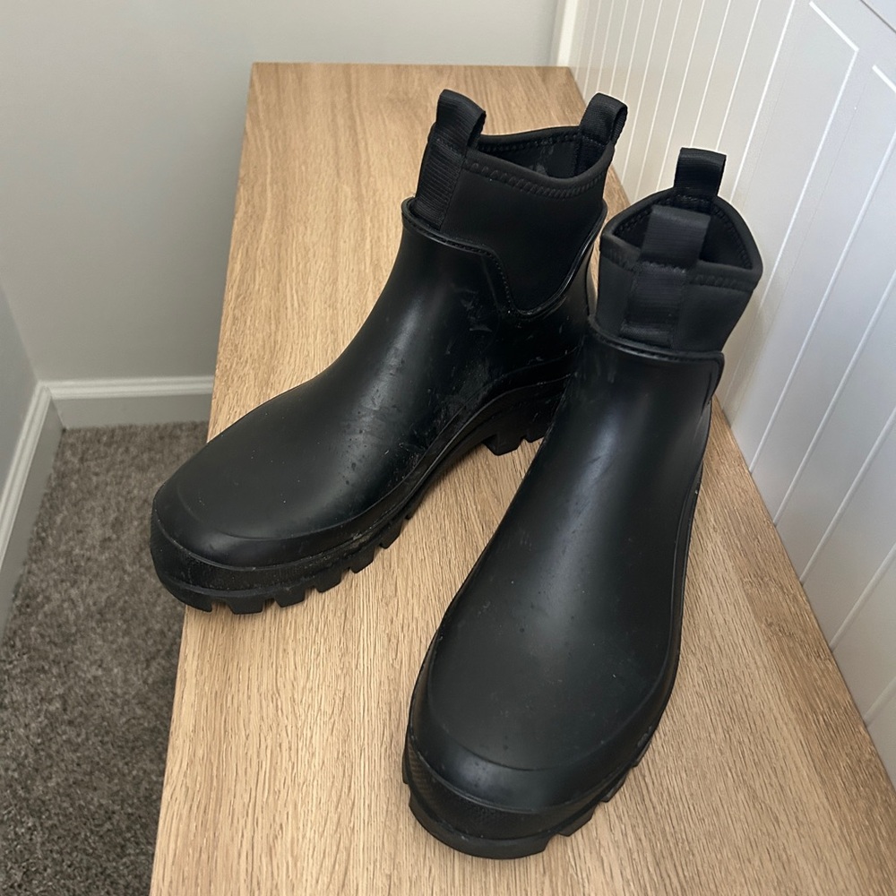 Universal Thread Black Winter & Rain Boots